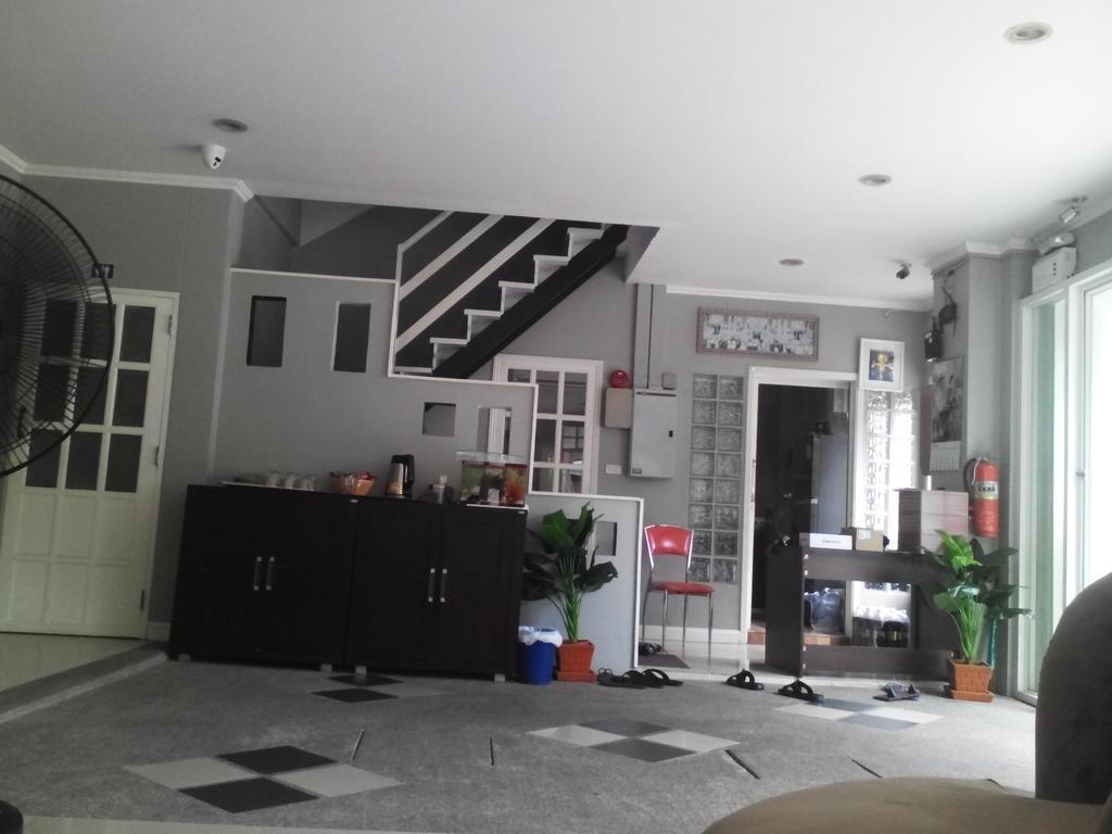 Taylor'S Guesthouse Хуа Хин Екстериор снимка