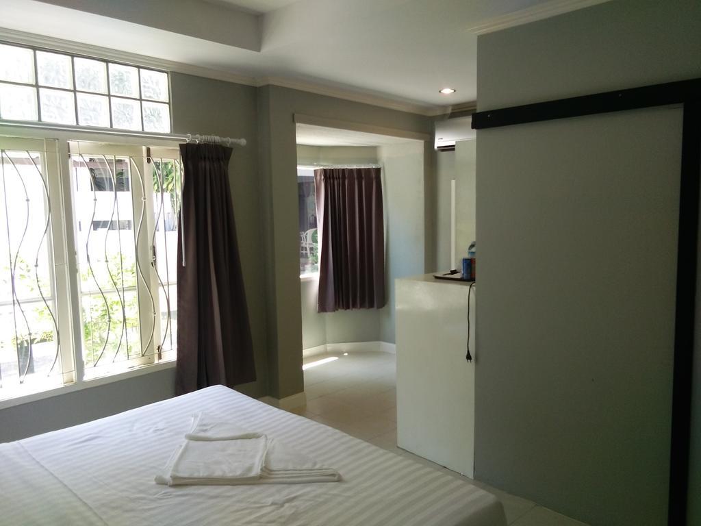 Taylor'S Guesthouse Хуа Хин Екстериор снимка